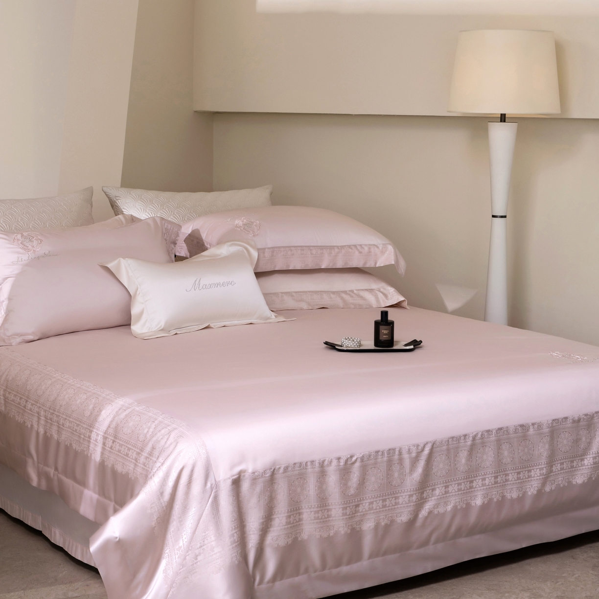 91家纺网 家纺一手货源 找家纺 （总）馨蕊家居 2026春夏新款100S全棉纯棉高精密提花刺绣四件套-赫本