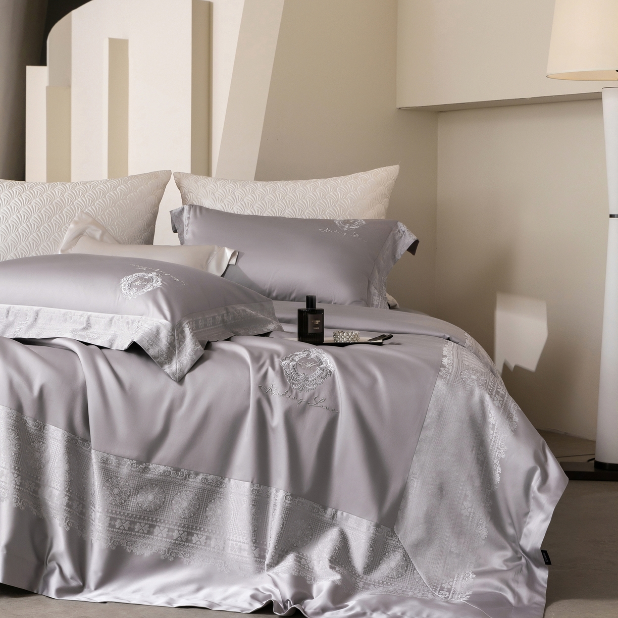91家纺网 家纺一手货源 找家纺 馨蕊家居 2026春夏新款100S全棉纯棉高精密提花刺绣四件套-赫本 高精密赫本-高级灰