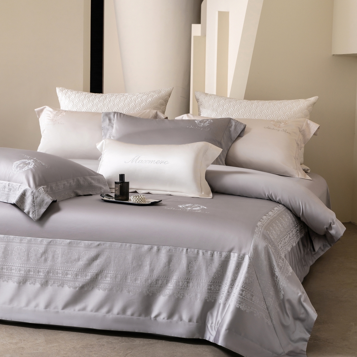 91家纺网 家纺一手货源 找家纺 馨蕊家居 2026春夏新款100S全棉纯棉高精密提花刺绣四件套-赫本 高精密赫本-高级灰