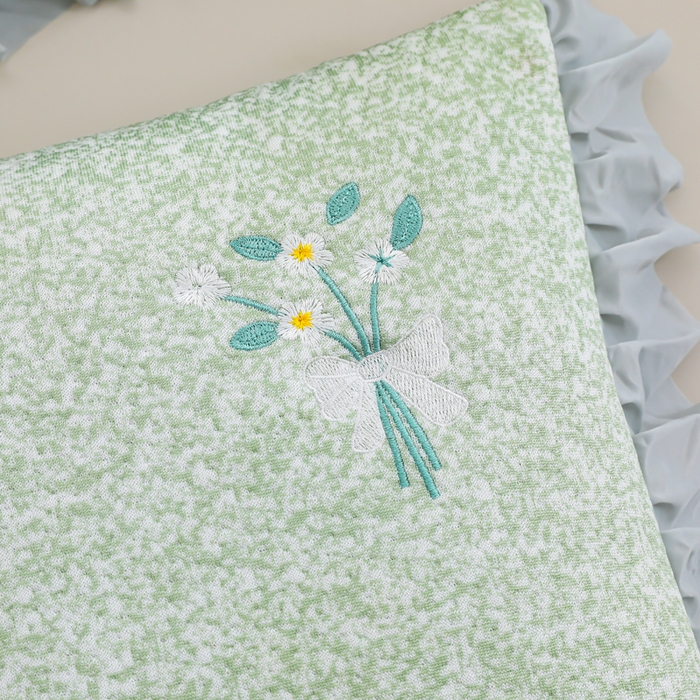 91家纺网 家纺一手货源 找家纺 （总）仁宇枕业 2026新款新品 花边清凉束束菊花草荞麦枕头枕芯