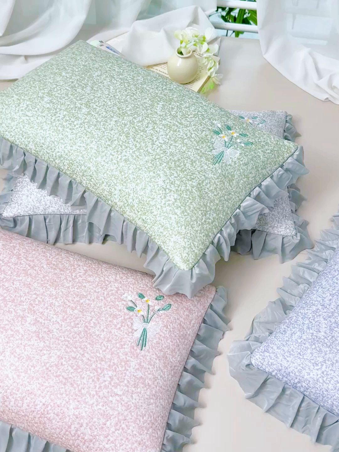 91家纺网 家纺一手货源 找家纺 （总）仁宇枕业 2026新款新品 花边清凉束束菊花草荞麦枕头枕芯