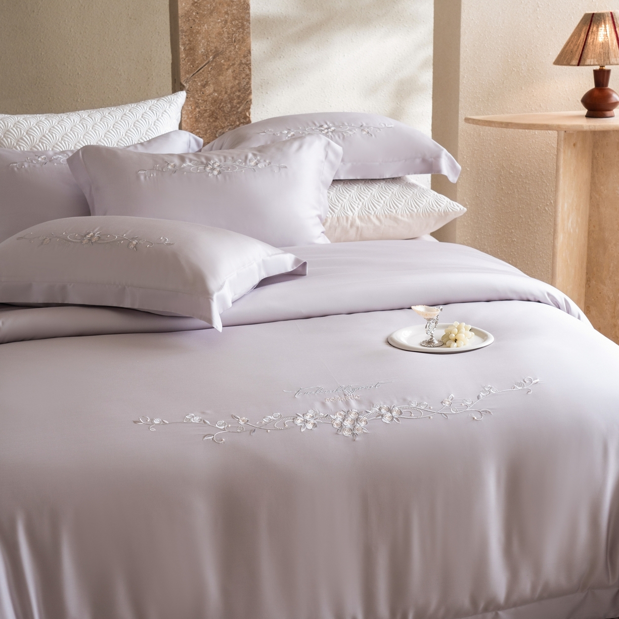 91家纺网 家纺一手货源 找家纺 时亿家居 2026春夏新款兰精天丝四件套-夏玫瑰系列 夏玫瑰-沙灰紫