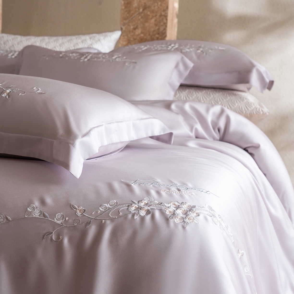 91家纺网 家纺一手货源 找家纺 时亿家居 2026春夏新款兰精天丝四件套-夏玫瑰系列 夏玫瑰-沙灰紫