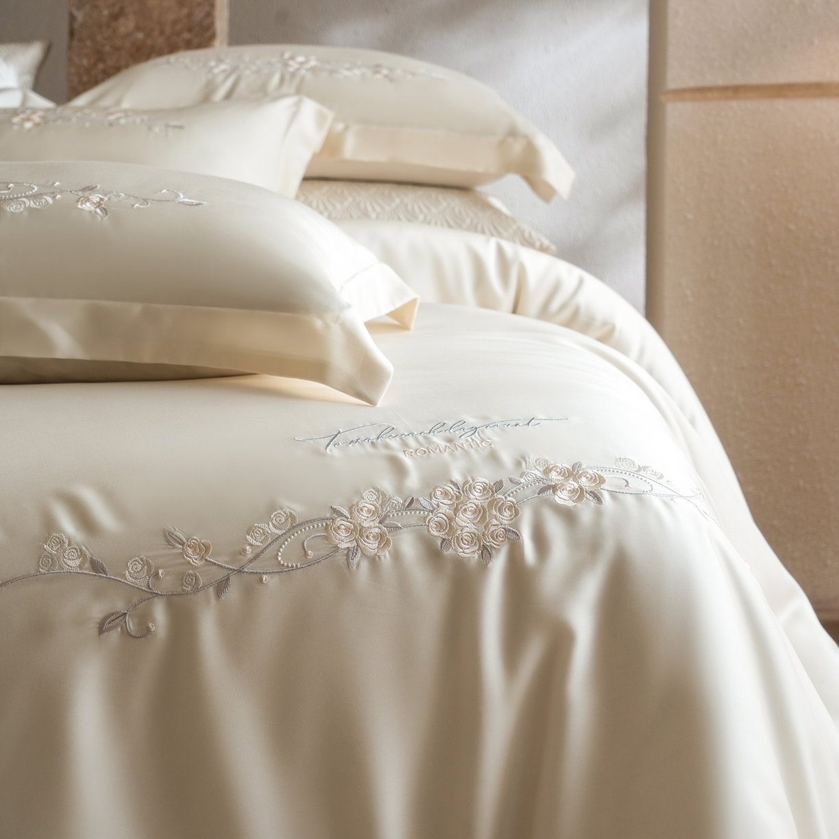 91家纺网 家纺一手货源 找家纺 时亿家居 2026春夏新款兰精天丝四件套-夏玫瑰系列 夏玫瑰-杏云黄