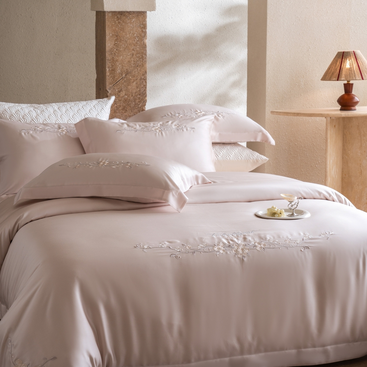 91家纺网 家纺一手货源 找家纺 时亿家居 2026春夏新款兰精天丝四件套-夏玫瑰系列 夏玫瑰-雾霞粉