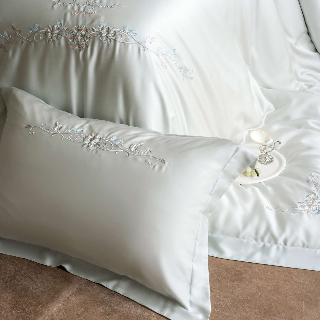 91家纺网 家纺一手货源 找家纺 时亿家居 2026春夏新款兰精天丝四件套-夏玫瑰系列 夏玫瑰-烟罗蓝