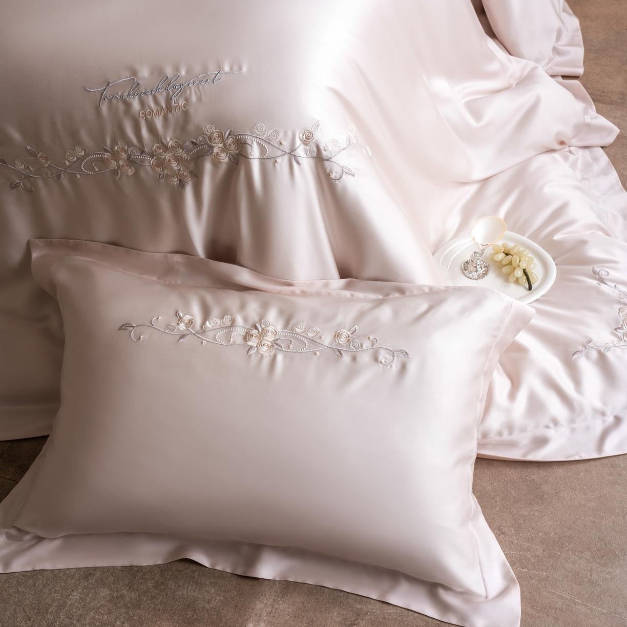 91家纺网 家纺一手货源 找家纺 时亿家居 2026春夏新款兰精天丝四件套-夏玫瑰系列 夏玫瑰-雾霞粉