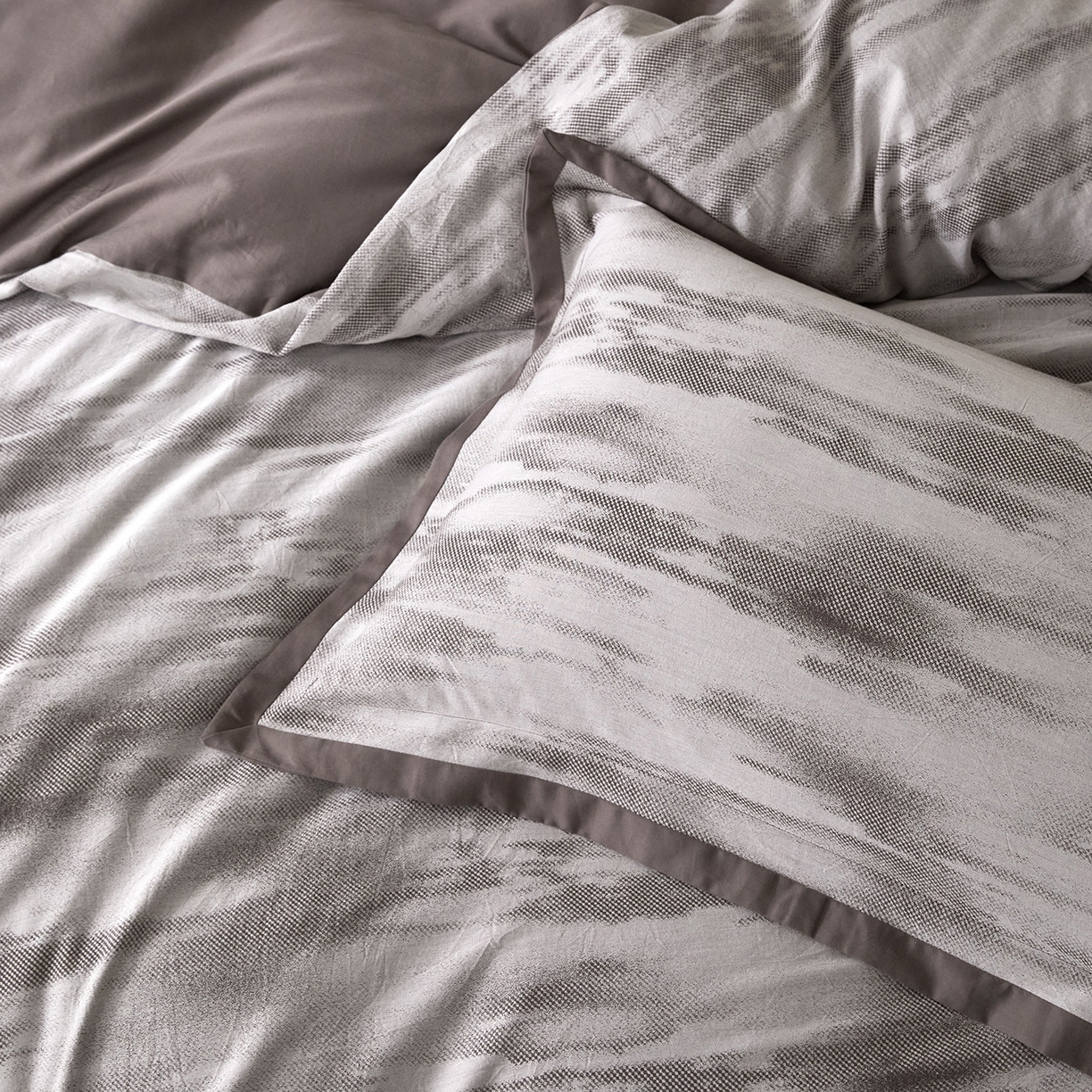 91家纺网 家纺一手货源 找家纺 JUICY 橘滋家纺 2026新款云柔奢韵全棉色织提花系列四件套 远山灰