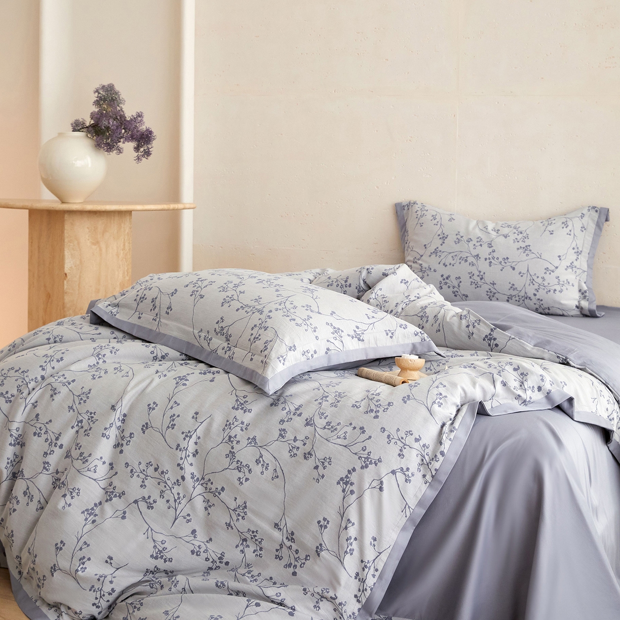 91家纺网 家纺一手货源 找家纺 JUICY 橘滋家纺 2026新款云柔奢韵全棉色织提花系列四件套 藤影垂