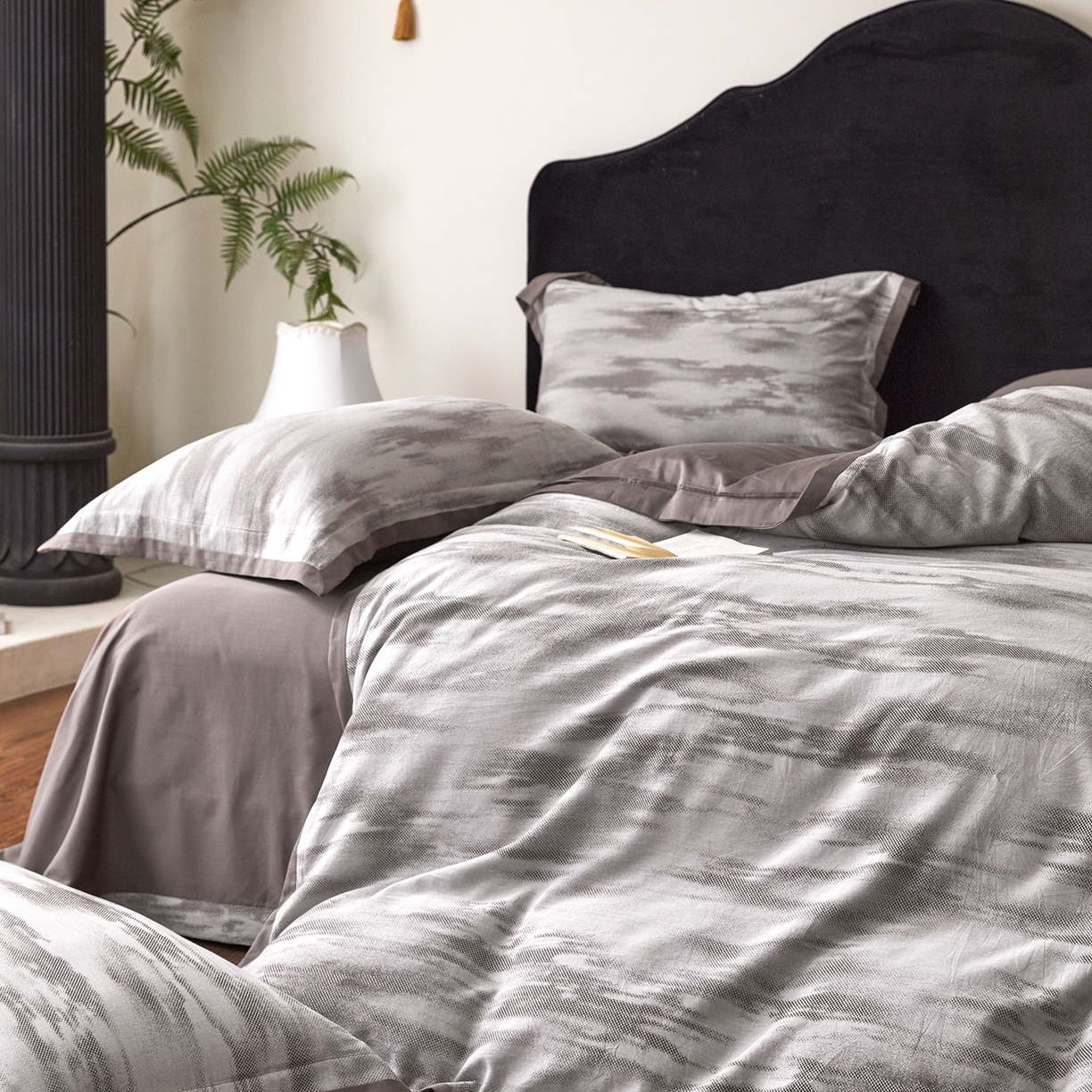 91家纺网 家纺一手货源 找家纺 JUICY 橘滋家纺 2026新款云柔奢韵全棉色织提花系列四件套 远山灰