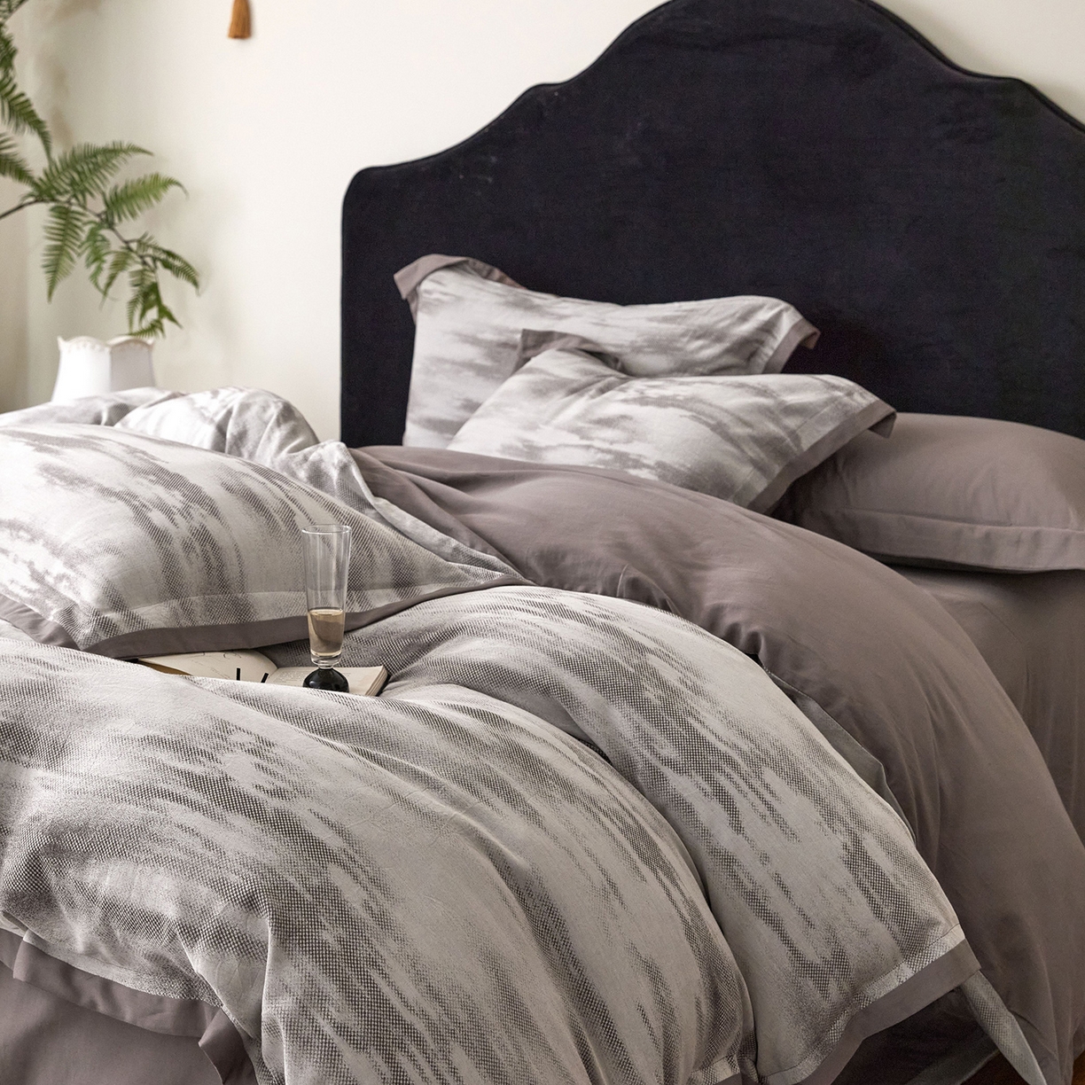 91家纺网 家纺一手货源 找家纺 JUICY 橘滋家纺 2026新款云柔奢韵全棉色织提花系列四件套 远山灰