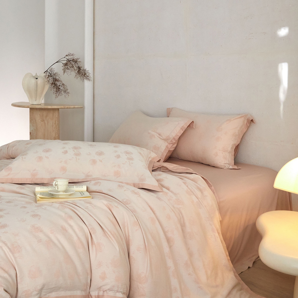 91家纺网 家纺一手货源 找家纺 JUICY 橘滋家纺 2026新款云柔奢韵全棉色织提花系列四件套 晨露玫影-春辰