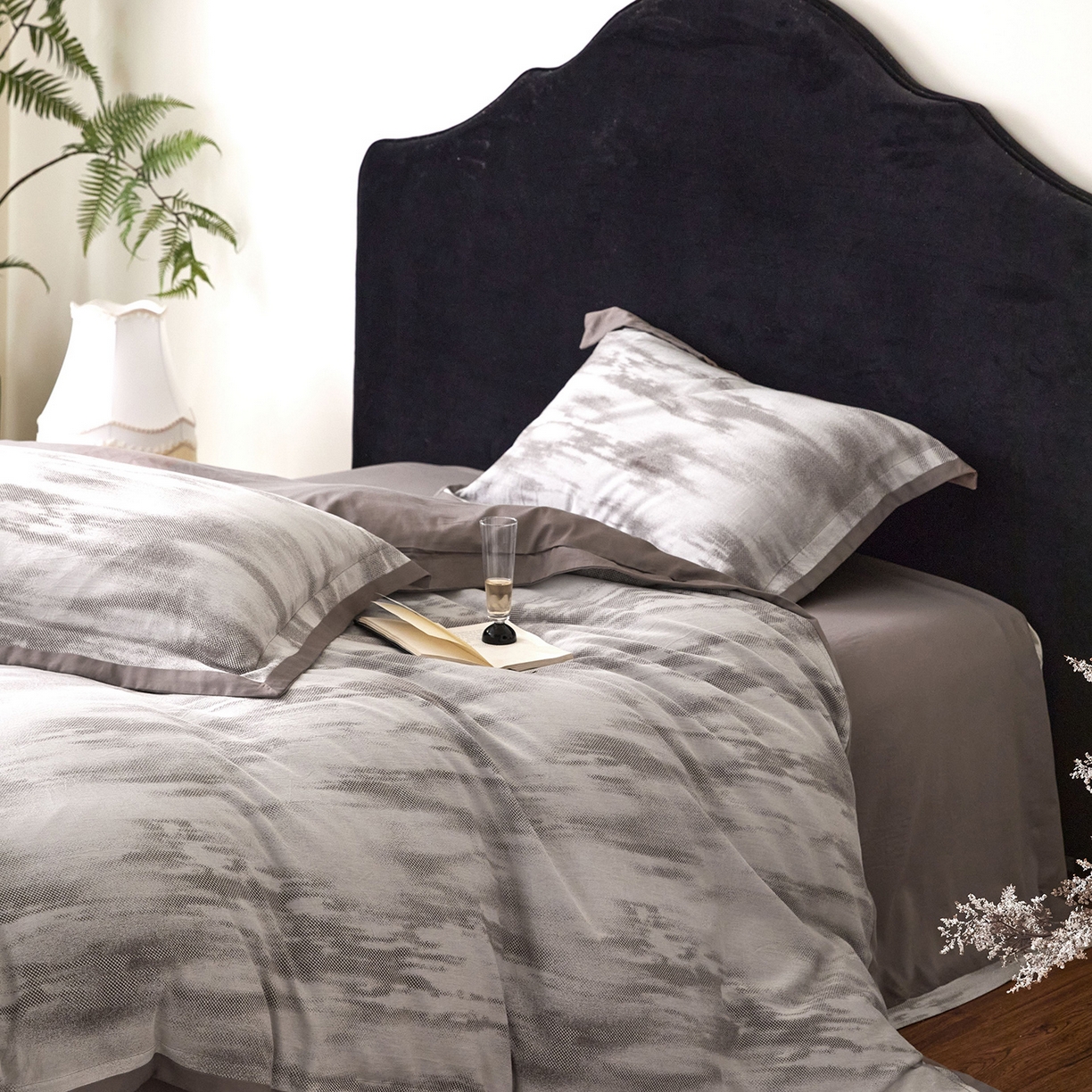 91家纺网 家纺一手货源 找家纺 JUICY 橘滋家纺 2026新款云柔奢韵全棉色织提花系列四件套 远山灰