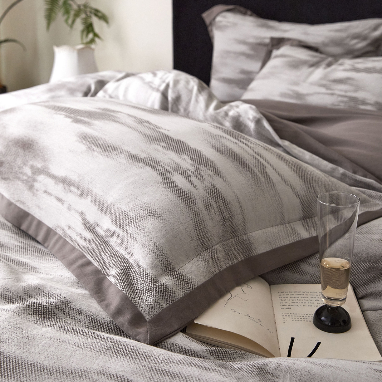 91家纺网 家纺一手货源 找家纺 JUICY 橘滋家纺 2026新款云柔奢韵全棉色织提花系列四件套 远山灰