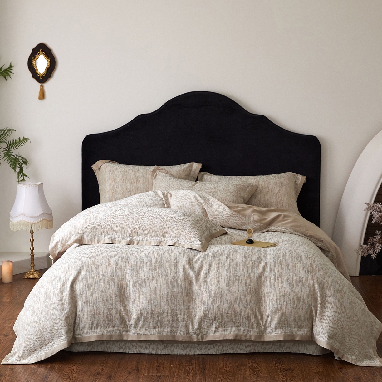 91家纺网 家纺一手货源 找家纺 JUICY 橘滋家纺 2026新款云柔奢韵全棉色织提花系列四件套 秩序诗-卡其