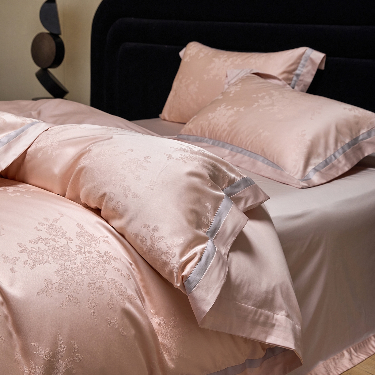 91家纺网 家纺一手货源 找家纺 JUICY 橘滋家纺 2026新款流光锦年暗纹提花天丝棉系列四件套 美第奇花园