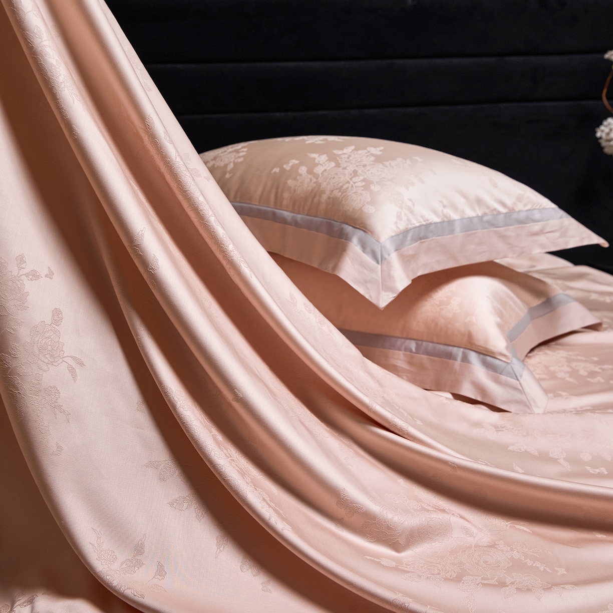 91家纺网 家纺一手货源 找家纺 JUICY 橘滋家纺 2026新款流光锦年暗纹提花天丝棉系列四件套 美第奇花园