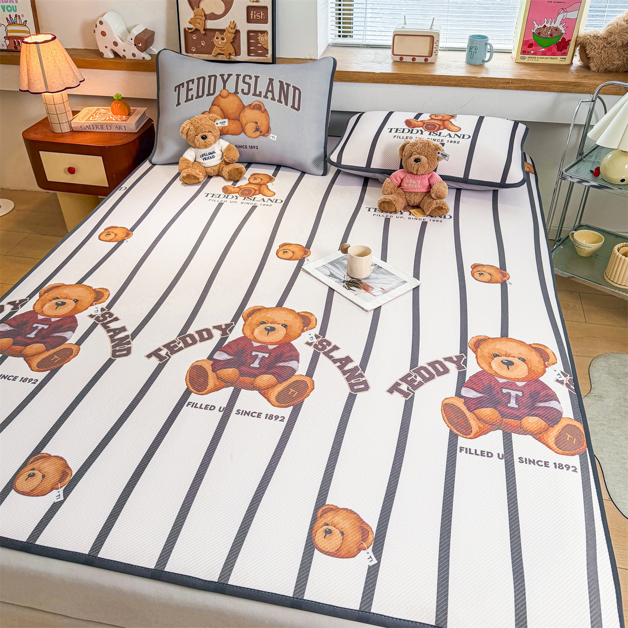 91家纺网 家纺一手货源 找家纺 慕木家纺 2026春夏新款泰迪冰丝席系列凉席席子空调软席平席和床笠 泰迪线条 床席款