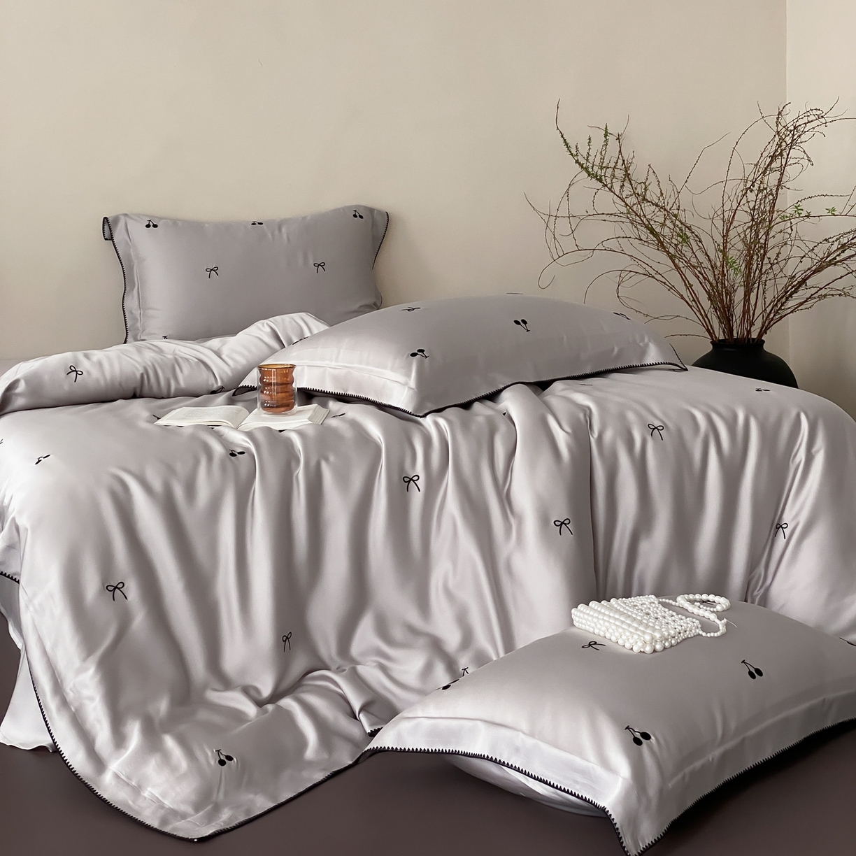 91家纺网 家纺一手货源 找家纺 （总）时亿家居 2026春夏新款兰精天丝四件套-黑樱梦境