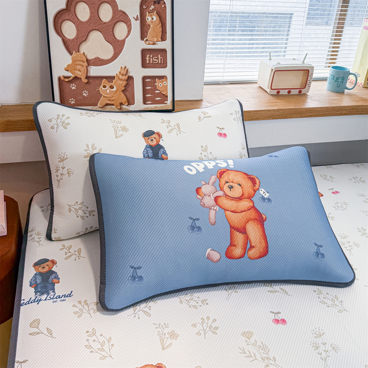 91家纺网 家纺一手货源 找家纺 慕木家纺 2026春夏新款泰迪冰丝席系列凉席席子空调软席平席和床笠 泰迪樱桃 床席款