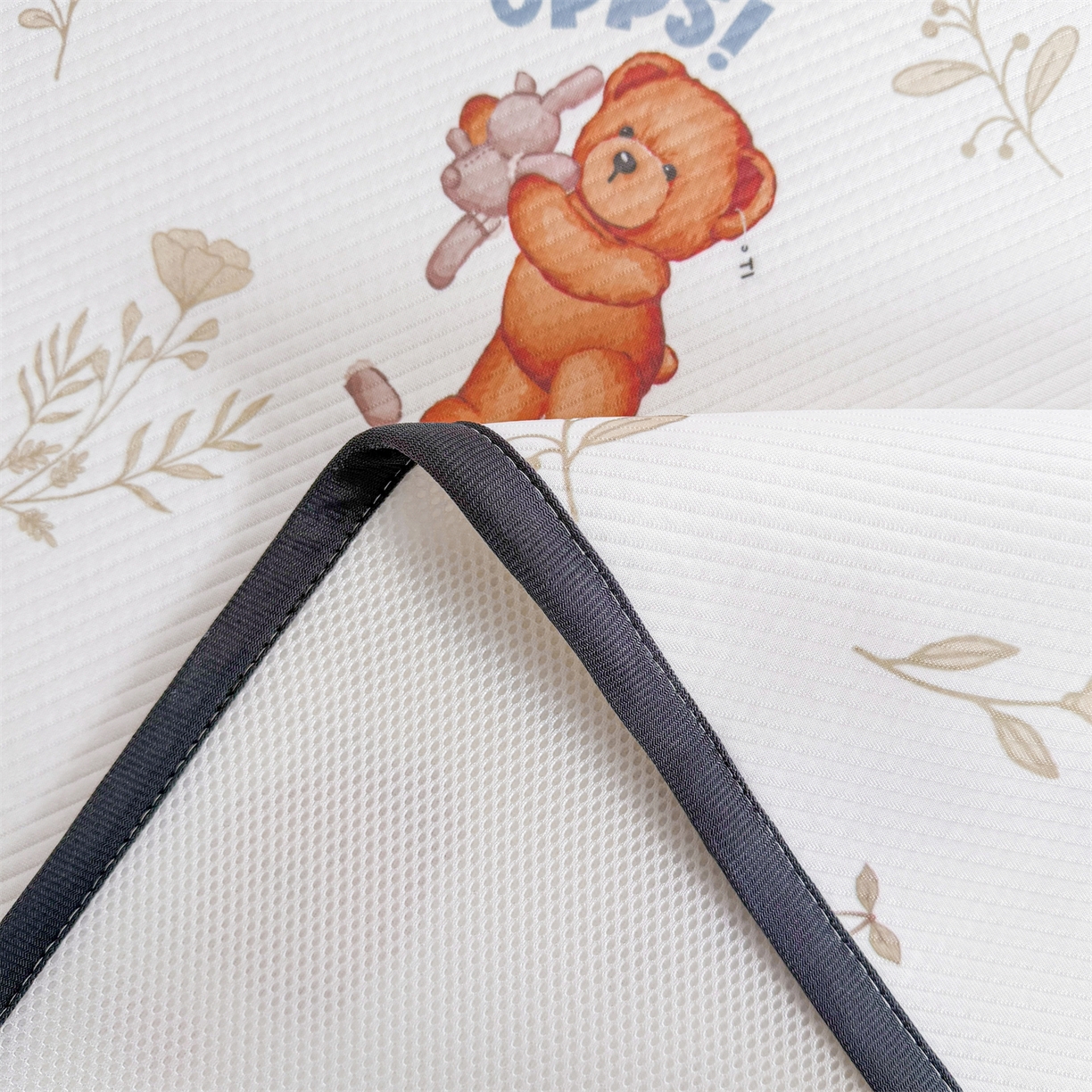 91家纺网 家纺一手货源 找家纺 慕木家纺 2026春夏新款泰迪冰丝席系列凉席席子空调软席平席和床笠 泰迪樱桃 床席款