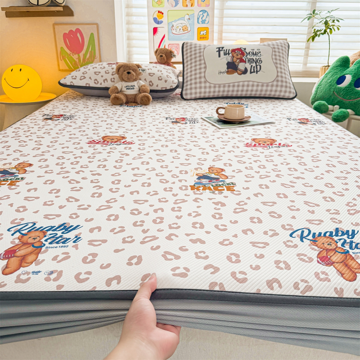 91家纺网 家纺一手货源 找家纺 慕木家纺 2026春夏新款泰迪冰丝席系列凉席席子空调软席平席和床笠 泰迪豹纹 床笠款