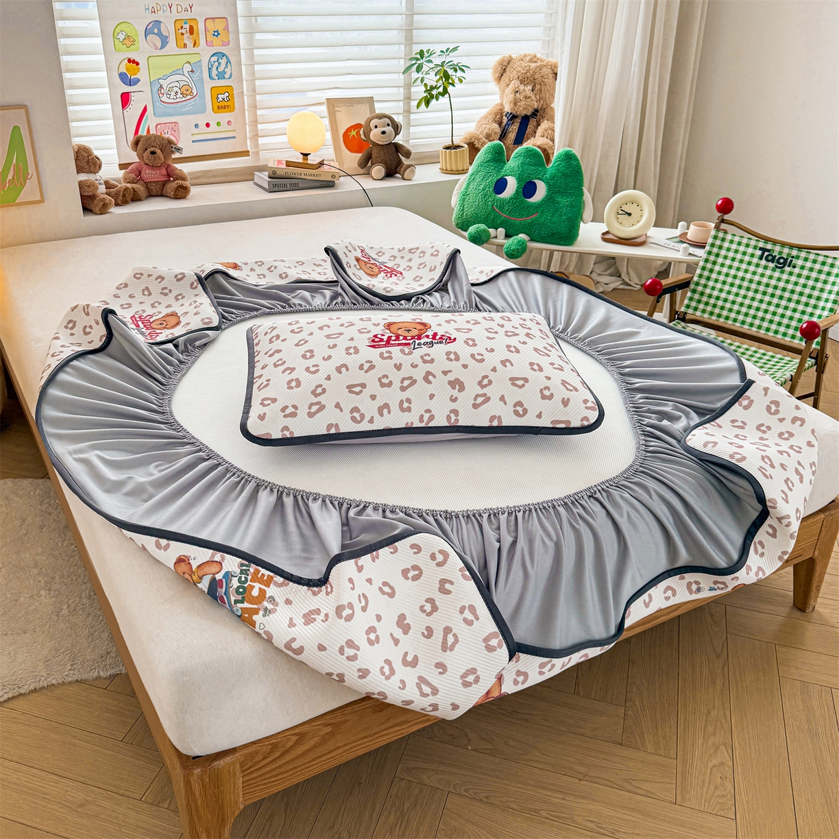 91家纺网 家纺一手货源 找家纺 慕木家纺 2026春夏新款泰迪冰丝席系列凉席席子空调软席平席和床笠 泰迪豹纹 床笠款