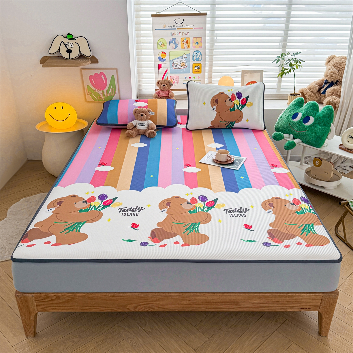 91家纺网 家纺一手货源 找家纺 慕木家纺 2026春夏新款泰迪冰丝席系列凉席席子空调软席平席和床笠 泰迪彩虹 床笠款