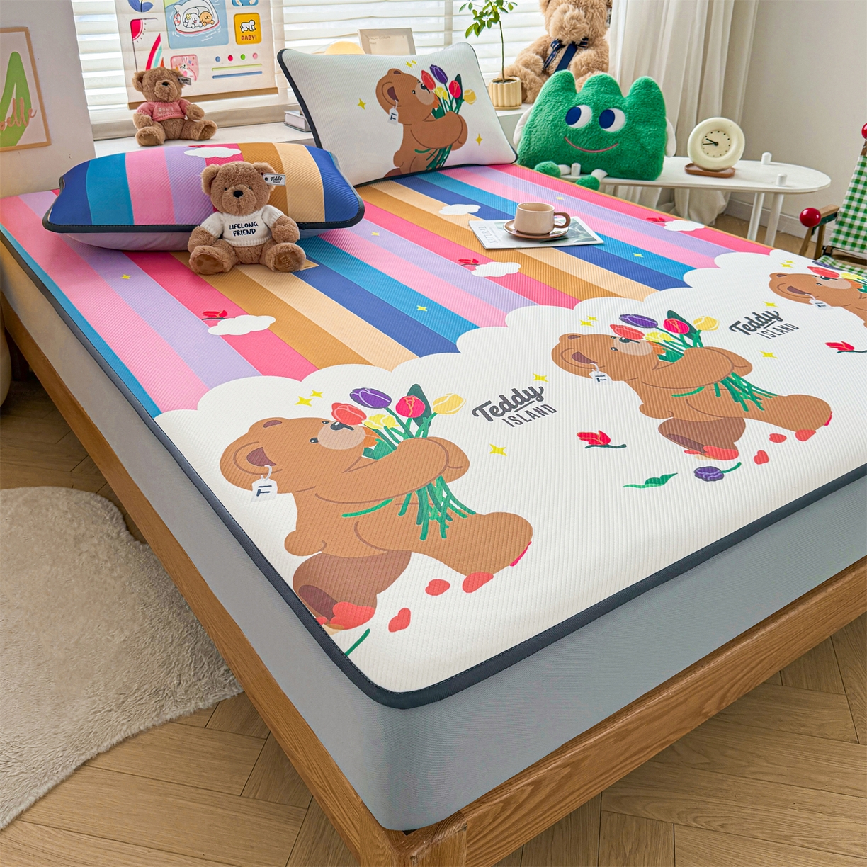 91家纺网 家纺一手货源 找家纺 慕木家纺 2026春夏新款泰迪冰丝席系列凉席席子空调软席平席和床笠 泰迪彩虹 床笠款