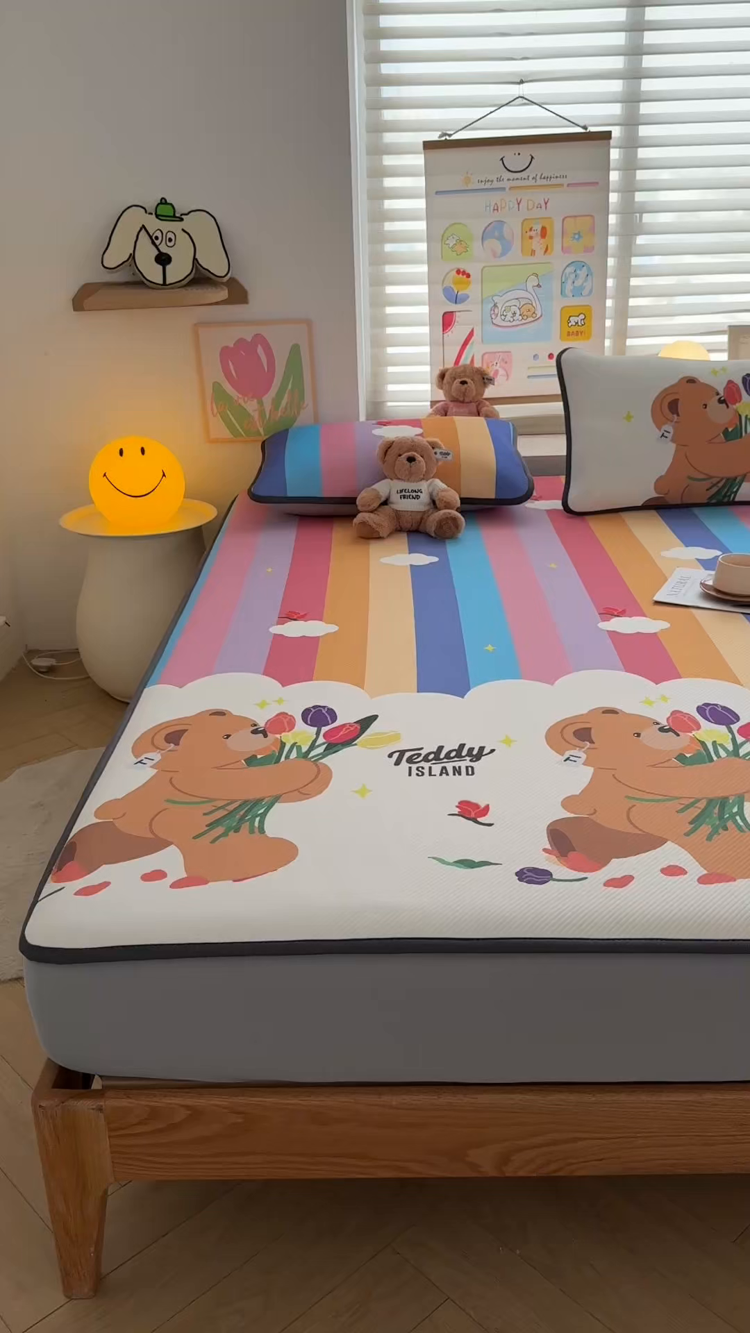 91家纺网 家纺一手货源 找家纺 慕木家纺 2026春夏新款泰迪冰丝席系列凉席席子空调软席平席和床笠 泰迪彩虹 床笠款