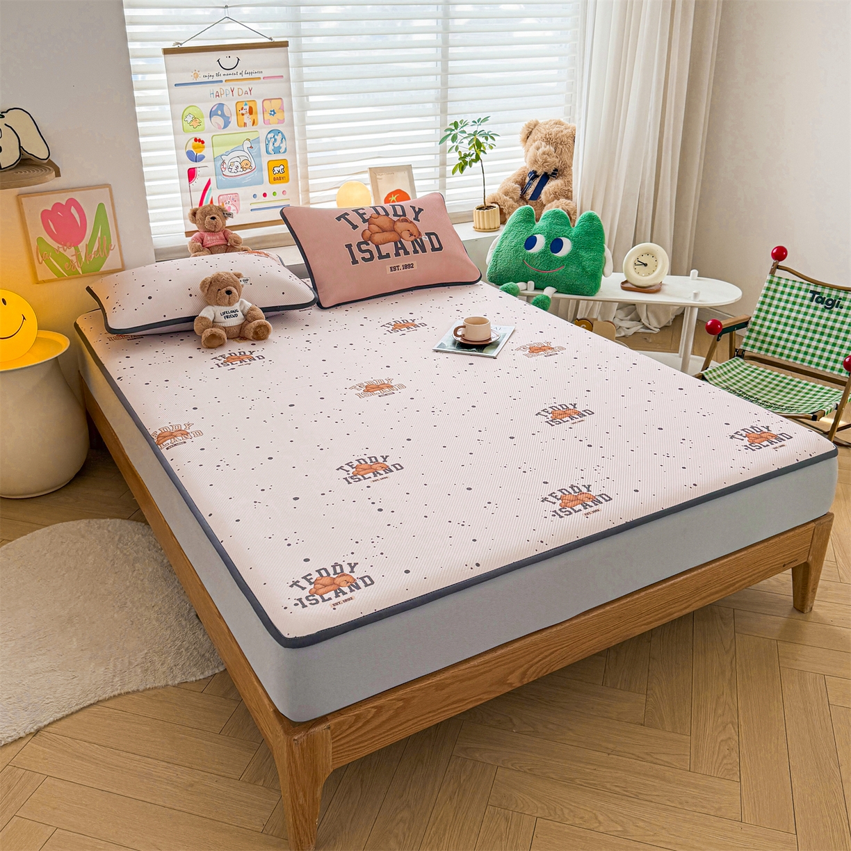 91家纺网 家纺一手货源 找家纺 慕木家纺 2026春夏新款泰迪冰丝席系列凉席席子空调软席平席和床笠 泰迪点点 床笠款