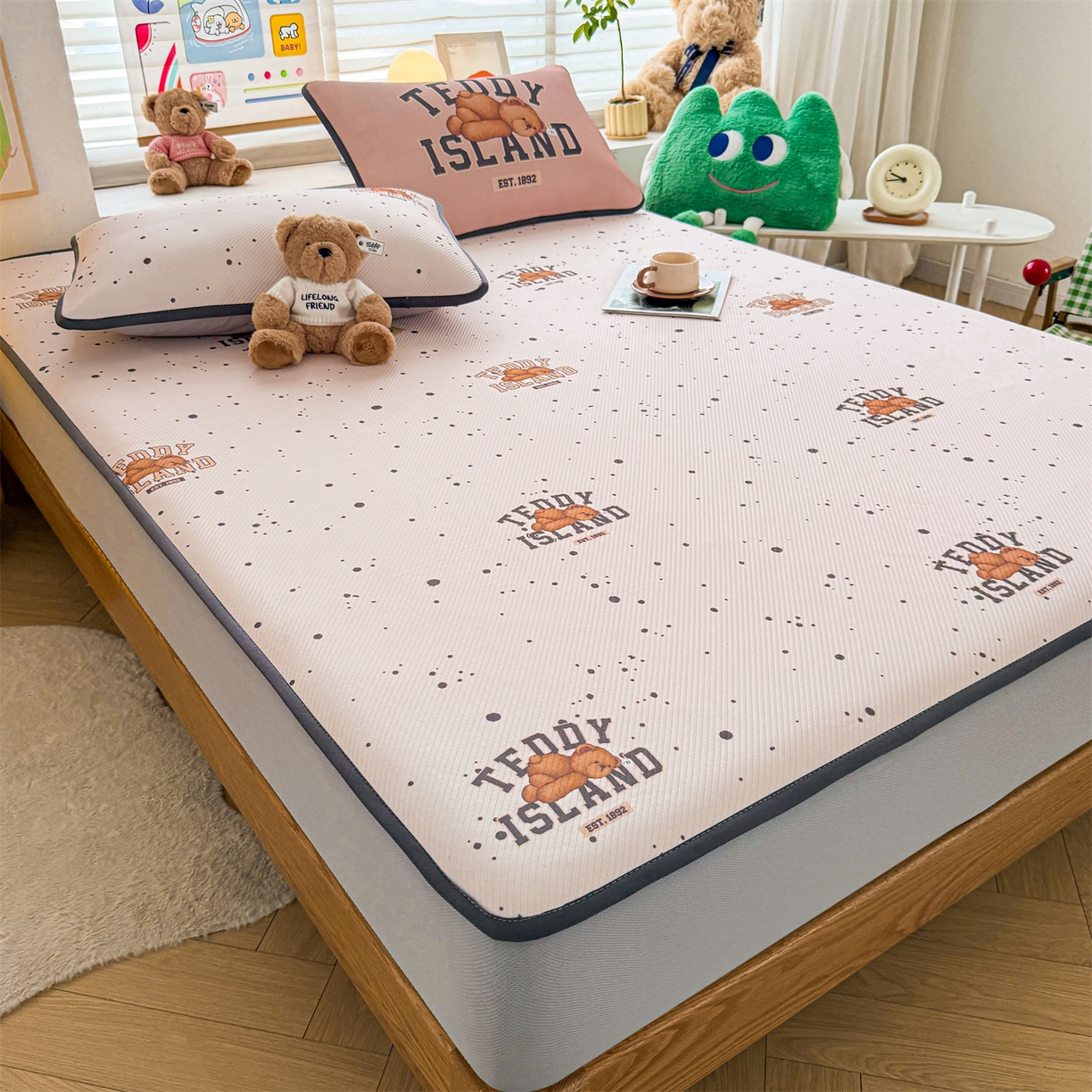 91家纺网 家纺一手货源 找家纺 慕木家纺 2026春夏新款泰迪冰丝席系列凉席席子空调软席平席和床笠 泰迪点点 床笠款