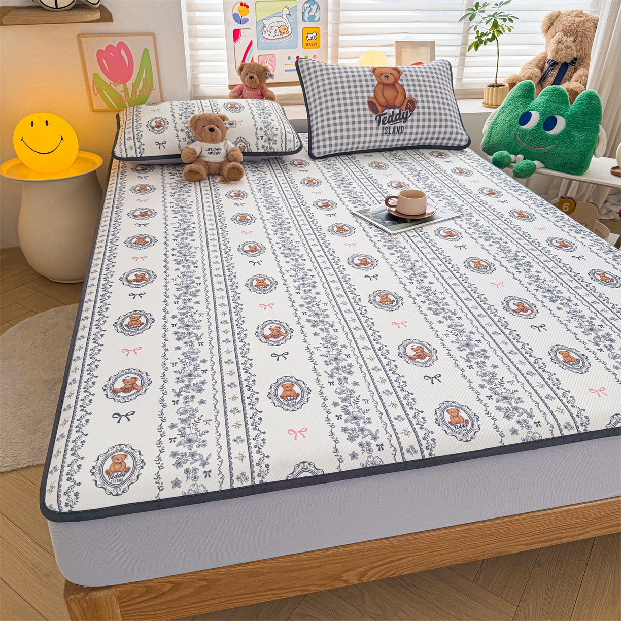 91家纺网 家纺一手货源 找家纺 慕木家纺 2026春夏新款泰迪冰丝席系列凉席席子空调软席平席和床笠 泰迪花镜 床笠款