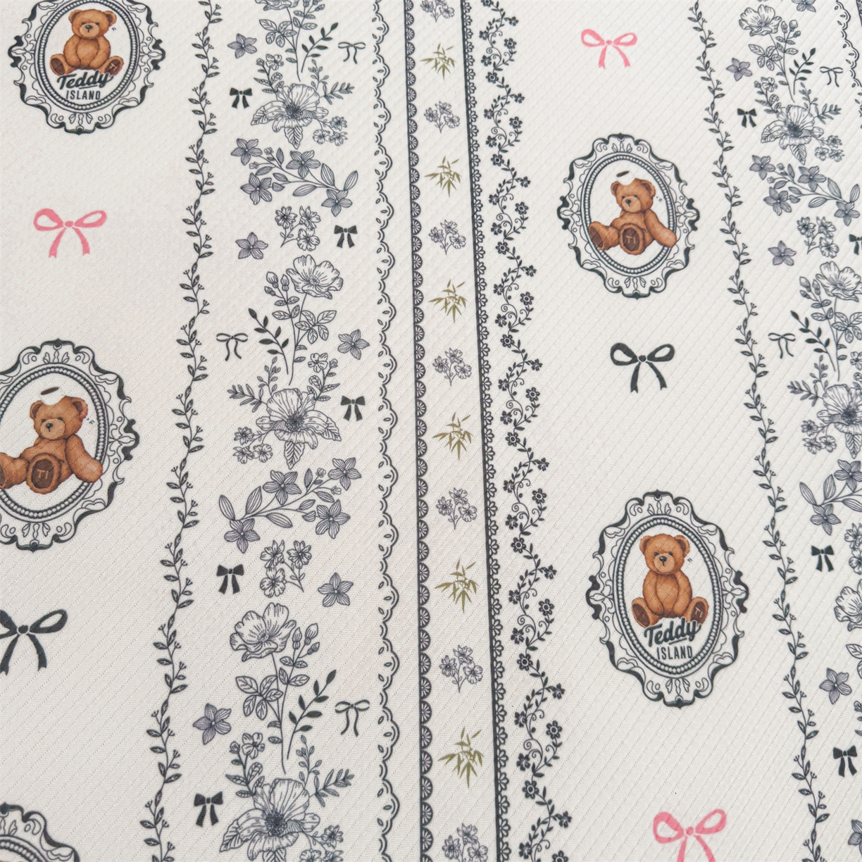 91家纺网 家纺一手货源 找家纺 慕木家纺 2026春夏新款泰迪冰丝席系列凉席席子空调软席平席和床笠 泰迪花镜 床笠款