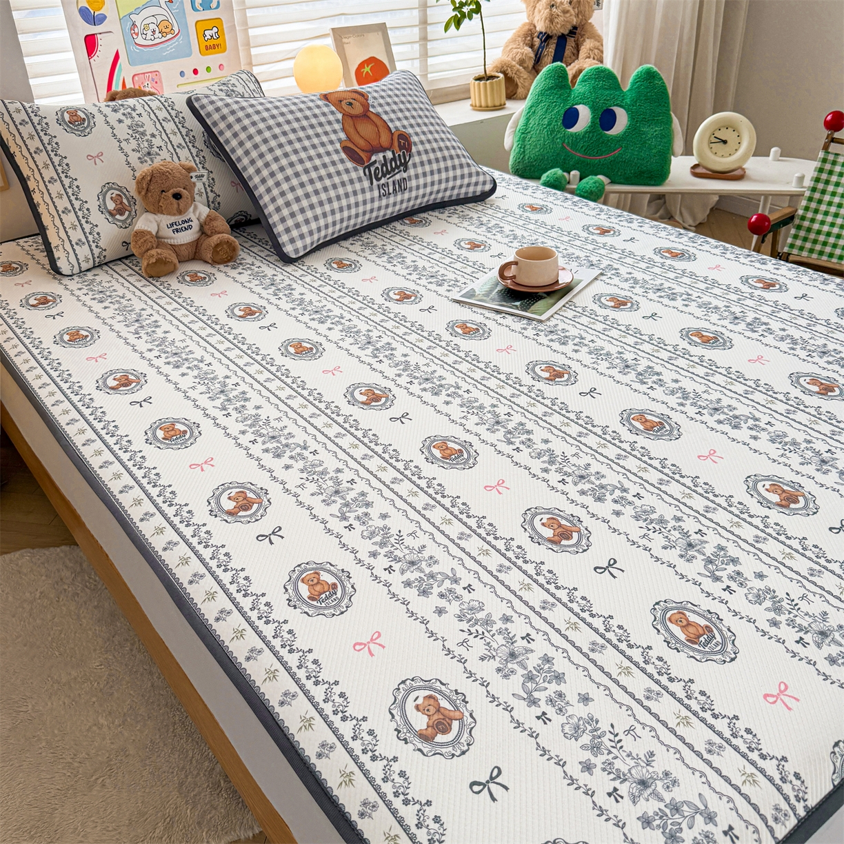 91家纺网 家纺一手货源 找家纺 慕木家纺 2026春夏新款泰迪冰丝席系列凉席席子空调软席平席和床笠 泰迪花镜 床笠款