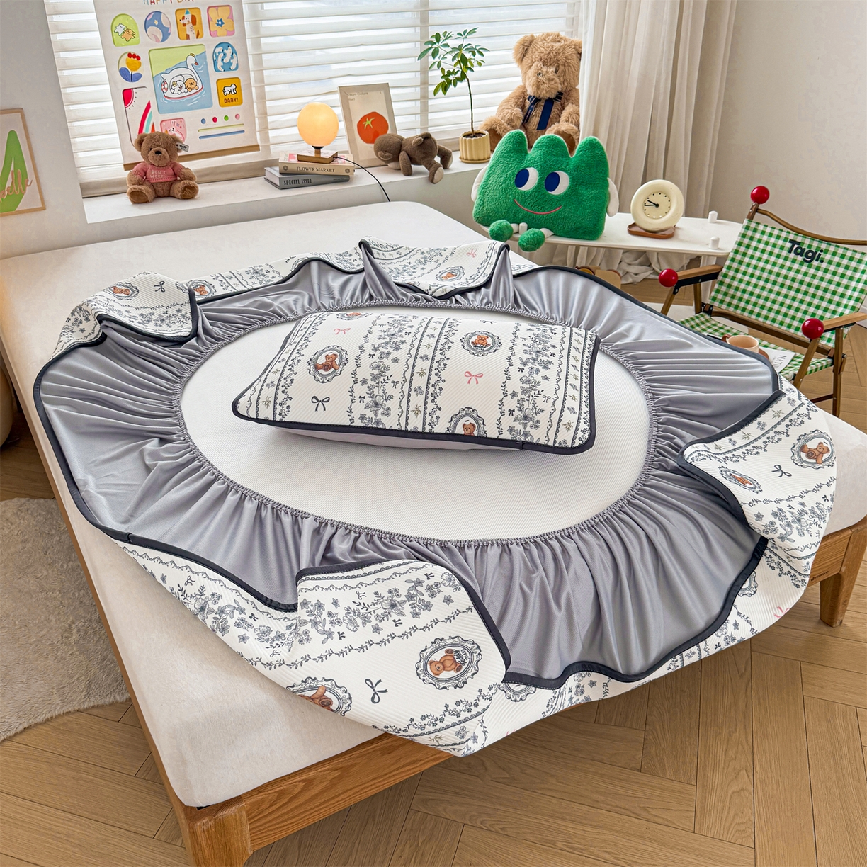 91家纺网 家纺一手货源 找家纺 慕木家纺 2026春夏新款泰迪冰丝席系列凉席席子空调软席平席和床笠 泰迪花镜 床笠款