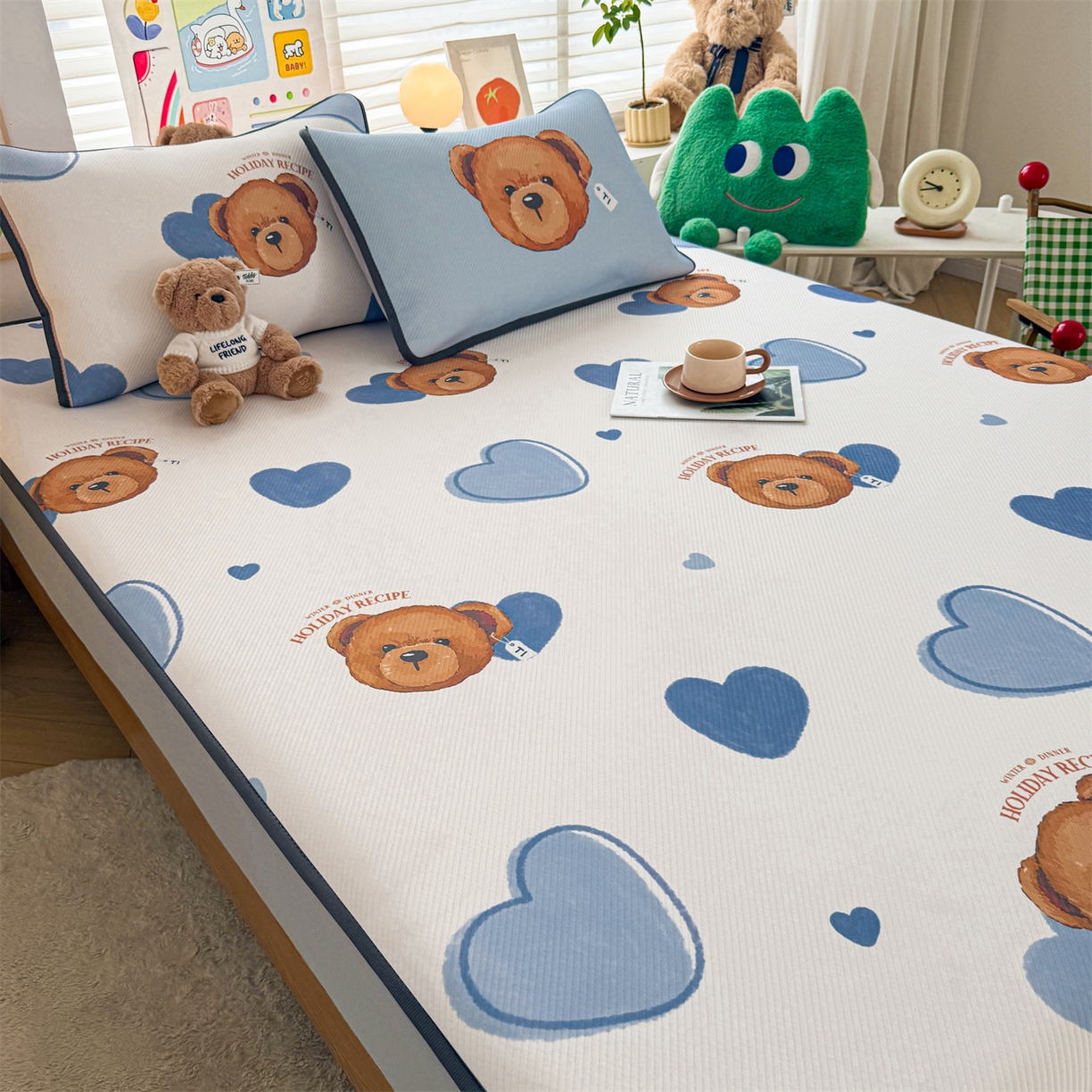 91家纺网 家纺一手货源 找家纺 慕木家纺 2026春夏新款泰迪冰丝席系列凉席席子空调软席平席和床笠 泰迪蓝心 床笠款