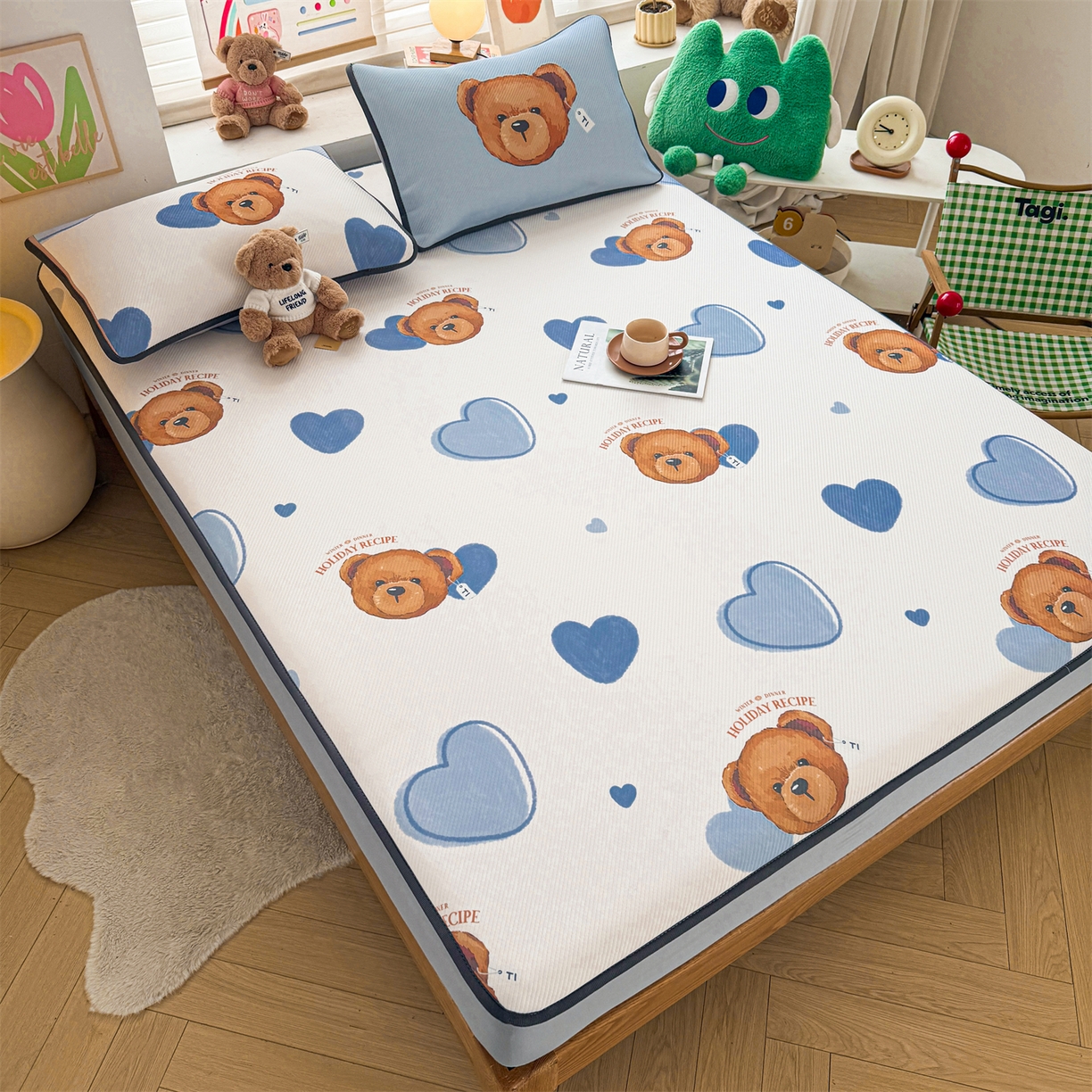 91家纺网 家纺一手货源 找家纺 慕木家纺 2026春夏新款泰迪冰丝席系列凉席席子空调软席平席和床笠 泰迪蓝心 床笠款