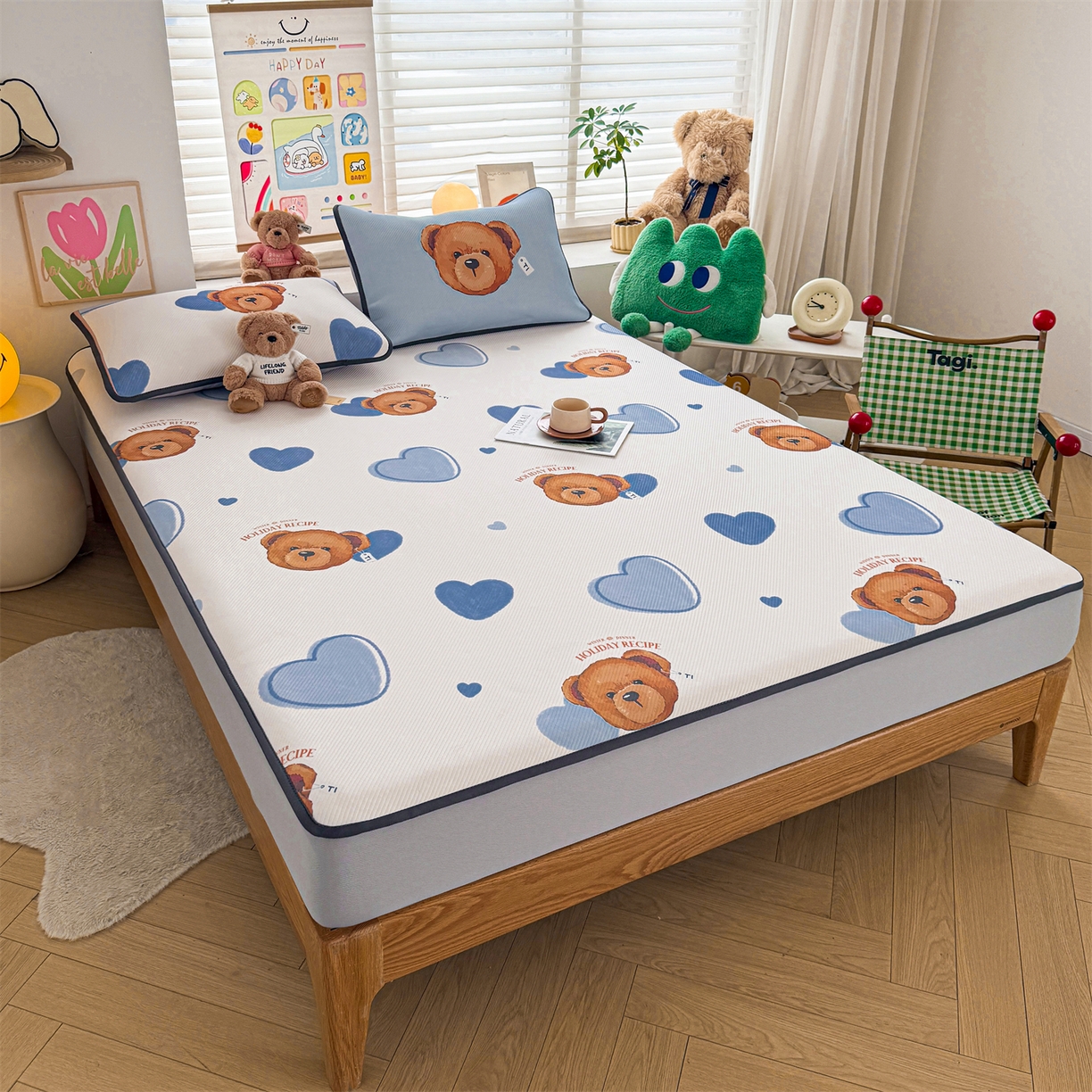 91家纺网 家纺一手货源 找家纺 慕木家纺 2026春夏新款泰迪冰丝席系列凉席席子空调软席平席和床笠 泰迪蓝心 床笠款