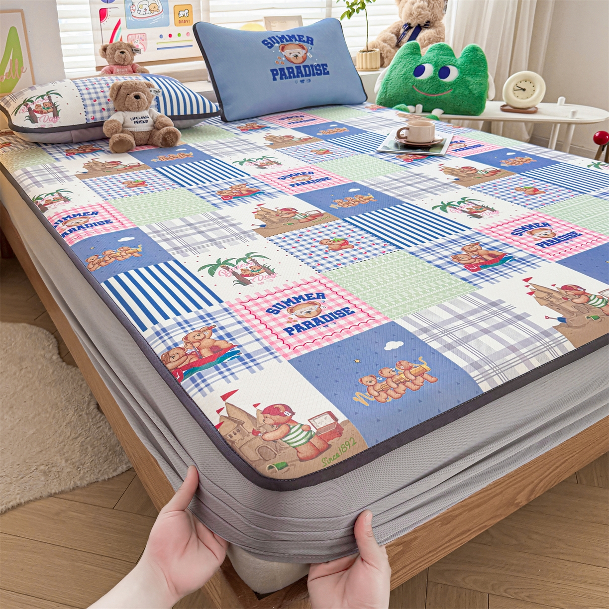 91家纺网 家纺一手货源 找家纺 慕木家纺 2026春夏新款泰迪冰丝席系列凉席席子空调软席平席和床笠 泰迪区域 床笠款