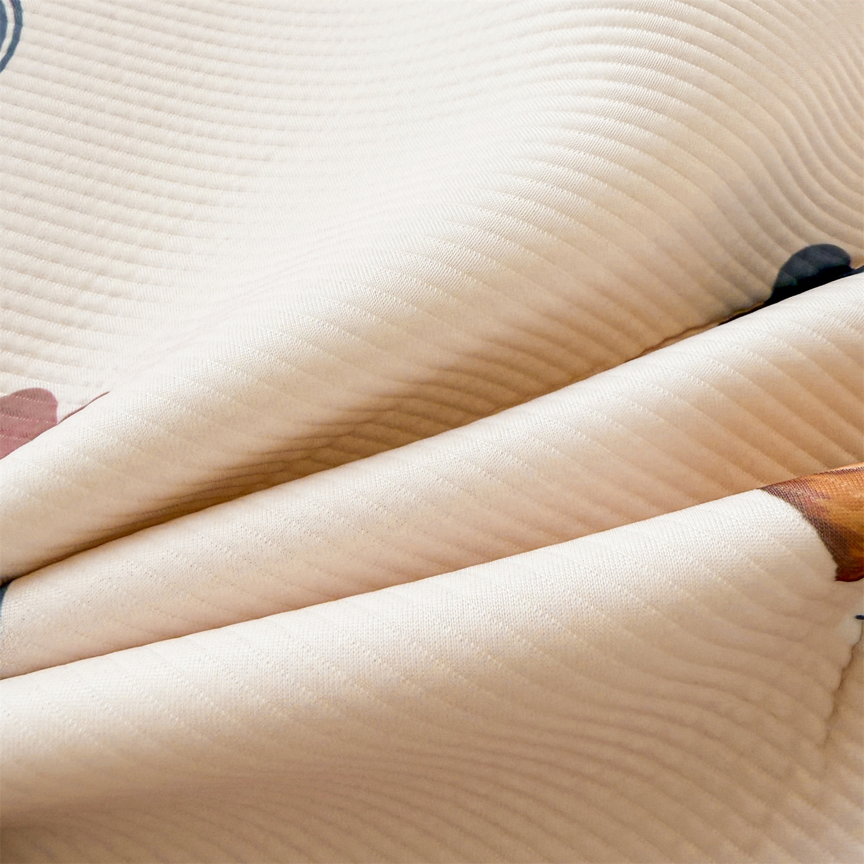 91家纺网 家纺一手货源 找家纺 慕木家纺 2026春夏新款泰迪冰丝席系列凉席席子空调软席平席和床笠 泰迪四叶草 床笠款