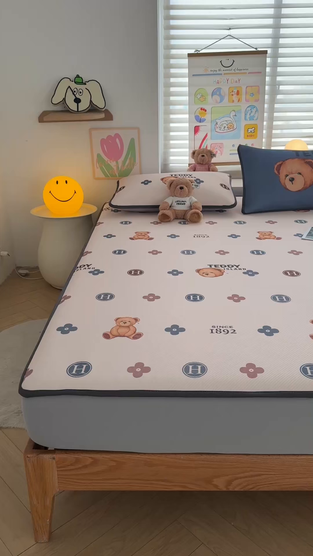 91家纺网 家纺一手货源 找家纺 慕木家纺 2026春夏新款泰迪冰丝席系列凉席席子空调软席平席和床笠 泰迪四叶草 床笠款