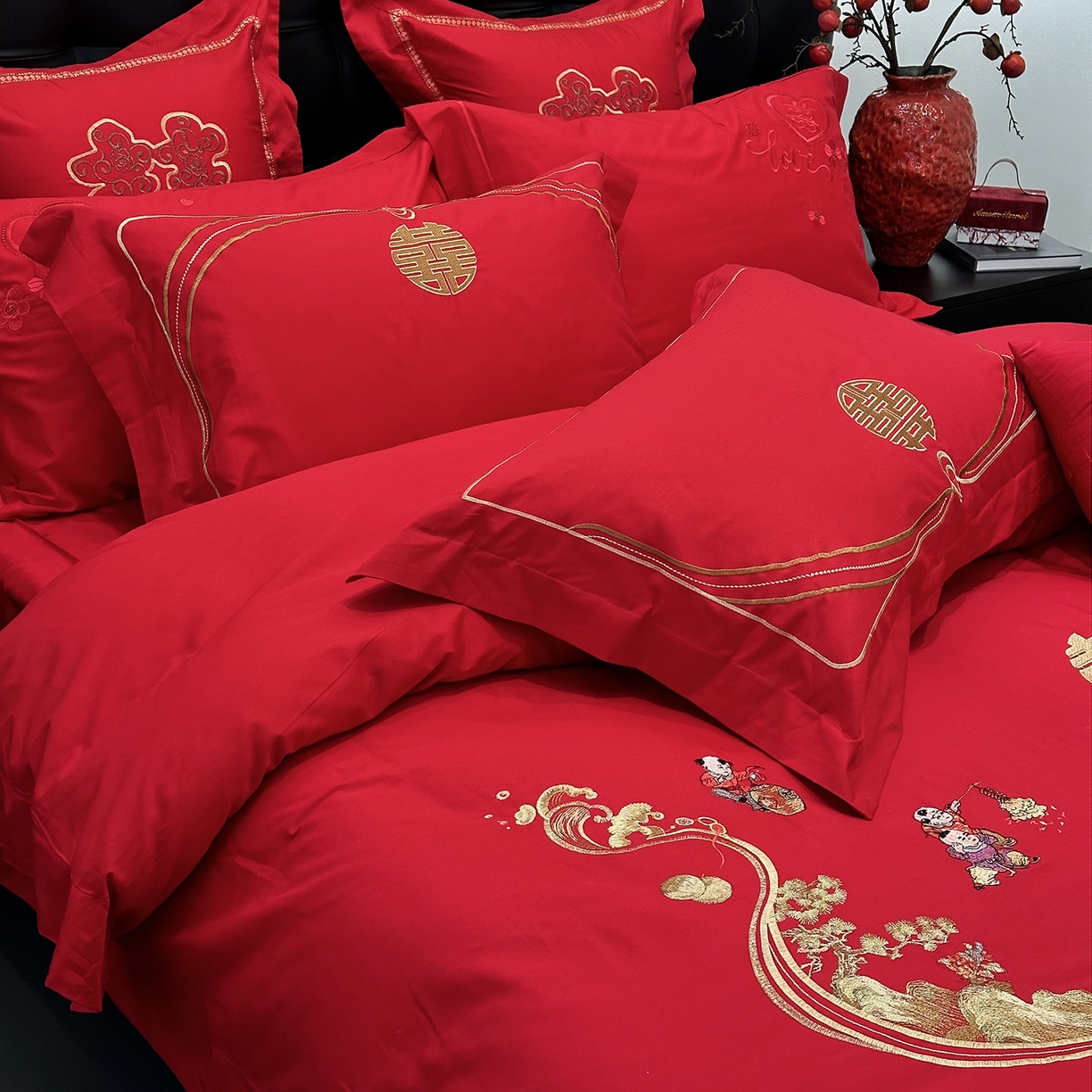 91家纺网 家纺一手货源 找家纺 JUICY 橘滋家纺 2026新款全棉大红刺绣婚庆实惠款四件套多件套 百子喜事