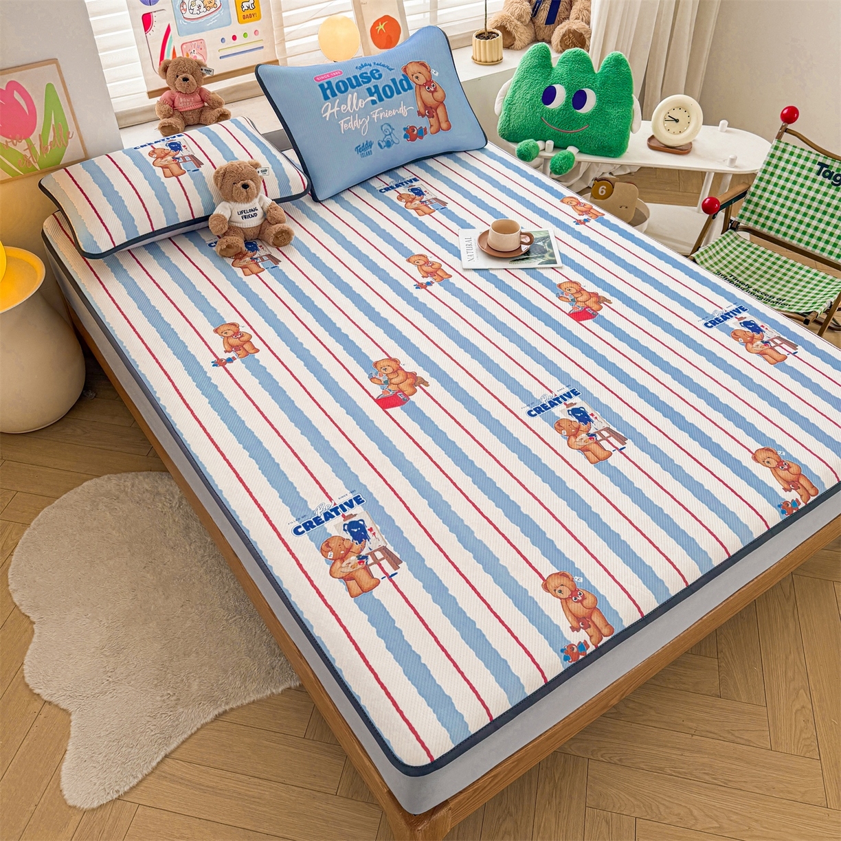 91家纺网 家纺一手货源 找家纺 慕木家纺 2026春夏新款泰迪冰丝席系列凉席席子空调软席平席和床笠 泰迪条纹蓝 床笠款