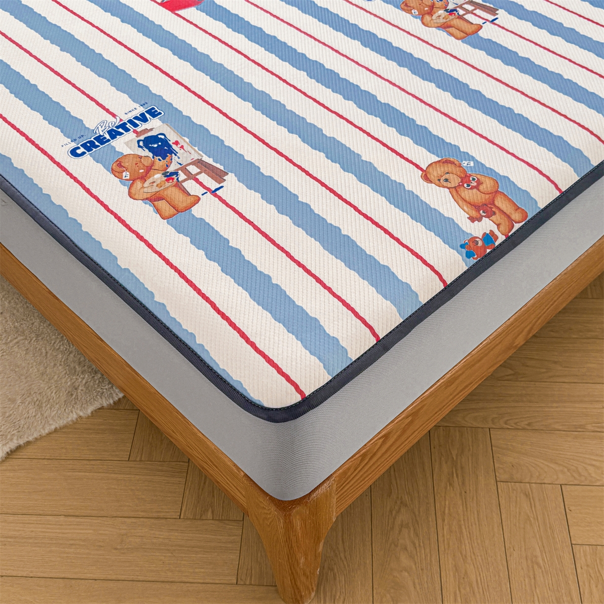 91家纺网 家纺一手货源 找家纺 慕木家纺 2026春夏新款泰迪冰丝席系列凉席席子空调软席平席和床笠 泰迪条纹蓝 床笠款