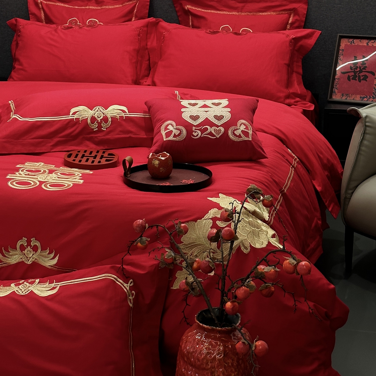 91家纺网 家纺一手货源 找家纺 JUICY 橘滋家纺 2026新款全棉大红刺绣婚庆实惠款四件套多件套 花开富贵（金）
