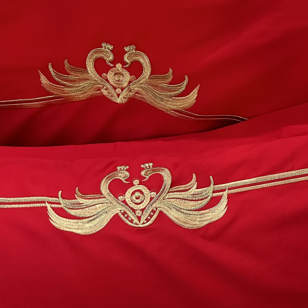 91家纺网 家纺一手货源 找家纺 JUICY 橘滋家纺 2026新款全棉大红刺绣婚庆实惠款四件套多件套 花开富贵（金）