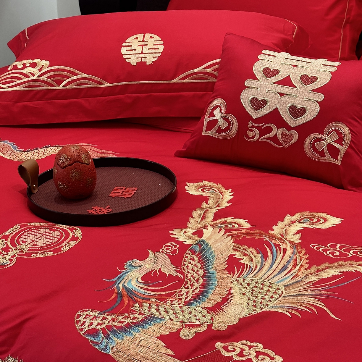 91家纺网 家纺一手货源 找家纺 JUICY 橘滋家纺 2026新款全棉大红刺绣婚庆实惠款四件套多件套 龙凤喜乐