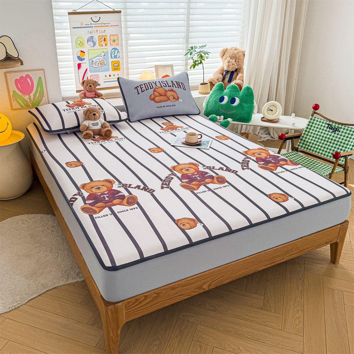 91家纺网 家纺一手货源 找家纺 慕木家纺 2026春夏新款泰迪冰丝席系列凉席席子空调软席平席和床笠 泰迪线条 床笠款