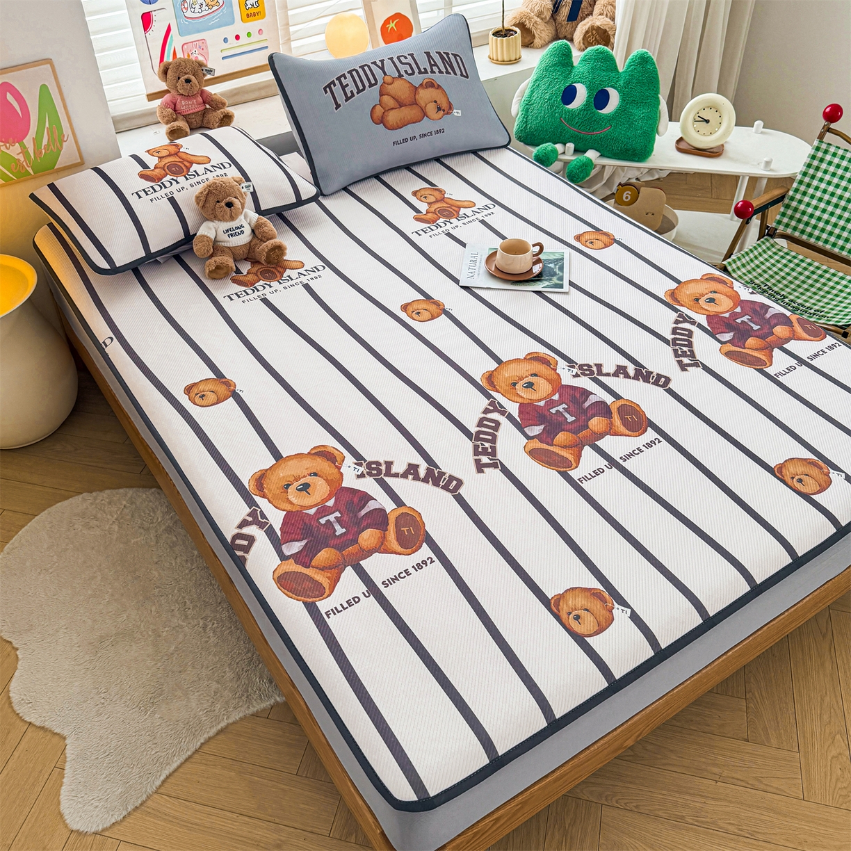 91家纺网 家纺一手货源 找家纺 慕木家纺 2026春夏新款泰迪冰丝席系列凉席席子空调软席平席和床笠 泰迪线条 床笠款